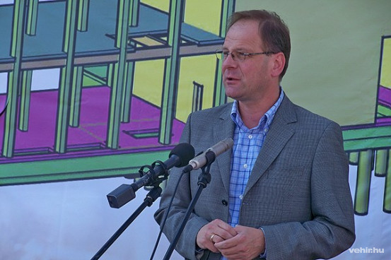 dr. Navracsics Tibor