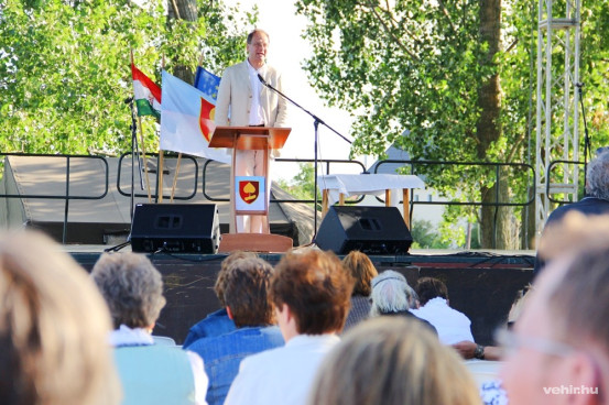 Dr. Navracsics Tibor