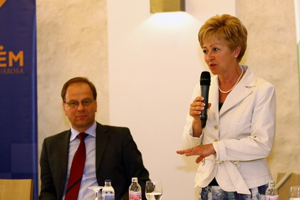 Neubauer Sándorné