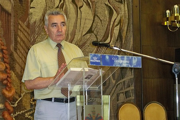 dr. Tölgyesi József 