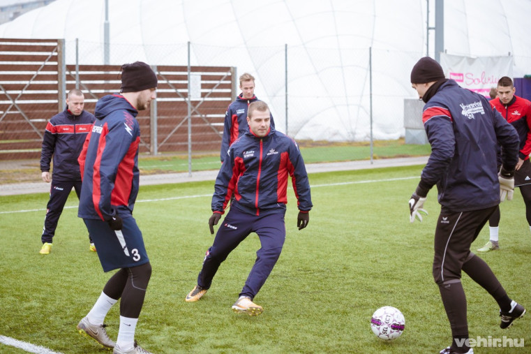 Az edzésről készült további fotókért kattinson a képre!