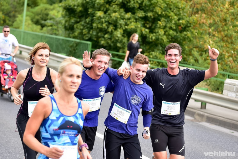 Idén augusztus 26-án rendezik a Continental Veszprém Félmaratont. Bővebb információért kattintson a fotóra!