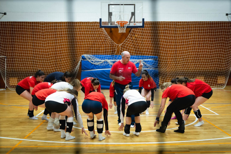 Élvezték a lányok az edzés minden pillanatát -  a képre kattintva galéria nyílik