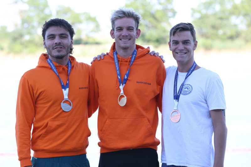 Veszprémiek a dobogón: Rasovszky arany-, Kalmár ezüstérmes lett - Fotó: MÚSZ Facebook