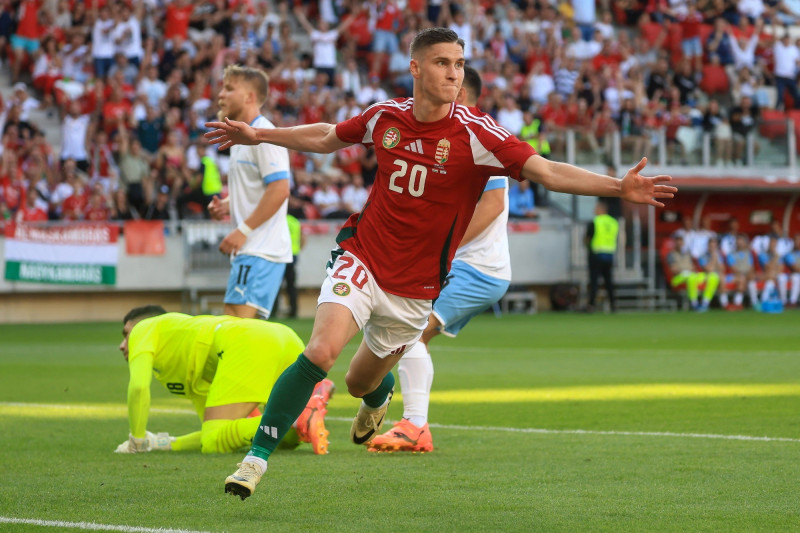 Sallai Roland ünnepel, miután gólt szerzett az Magyarország - Izrael felkészülési labdarúgó mérkőzésen a debreceni Nagyerdei Stadionban 2024. június 8-án. MTI/Derencsényi István