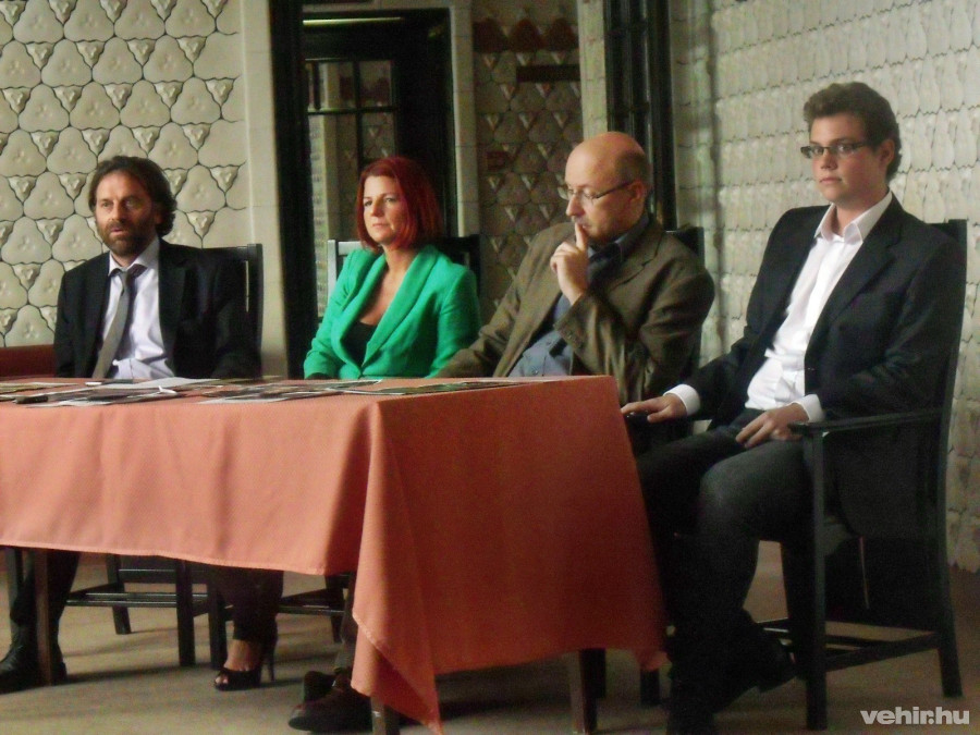 Fotó: Petőfi Színház