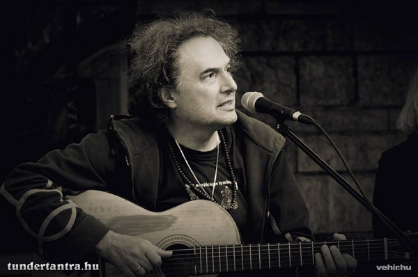 forrás: Laár András hivatalos oldala