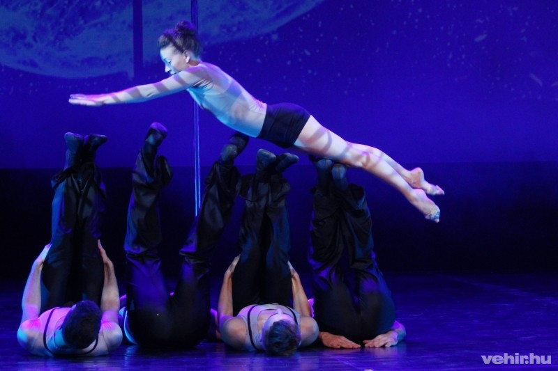 A soproni teátrum tánctagozatának táncosai