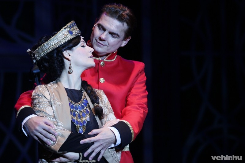 Halas Adelaida, Szeles József