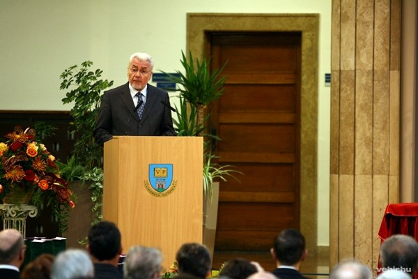 Pálinkás József