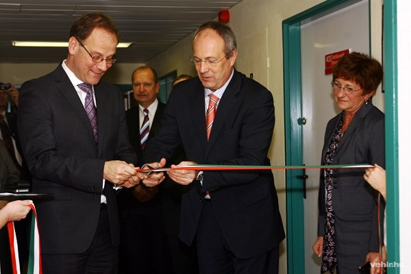 Ünnepélyes szalagátvágás a Perinatális Intenzív Centrumnál