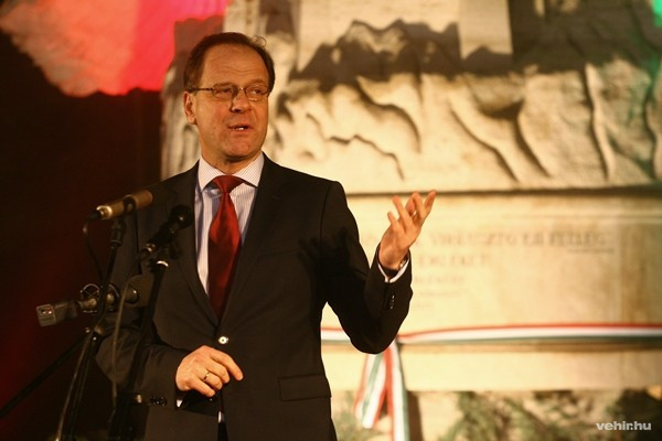 dr. Navracsics Tibor