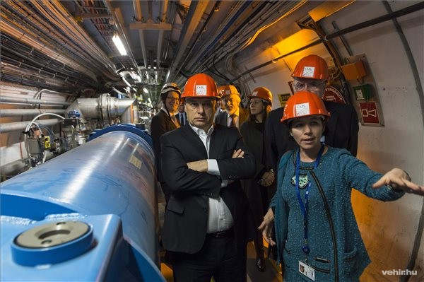 Orbán a CERN-központban (Fotó: CERN/Maximilien Brice)