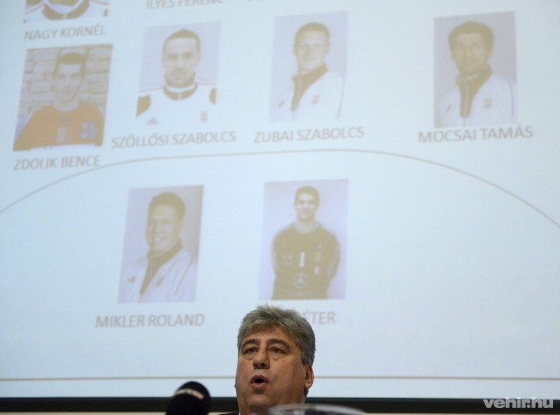 Mocsai Lajos szövetségi kapitány a magyar férfi kézilabda-válogatott sajtótájékoztatóján a fővárosi Sportok Házában 2013. január 9-én. MTI Fotó: Kovács Tamás