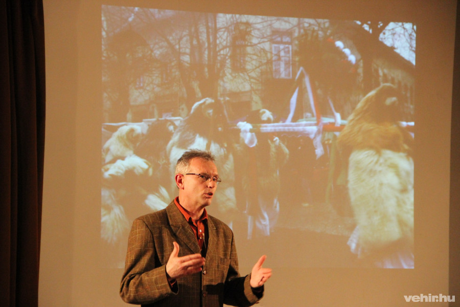Vikár Csaba elsősorban a jelen törekvéseiről beszélt