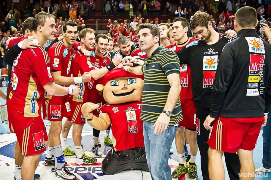 Az alapszakasz-győztes MKB-MVM már elődöntős