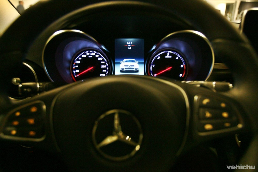 Az új C-osztály belső tere