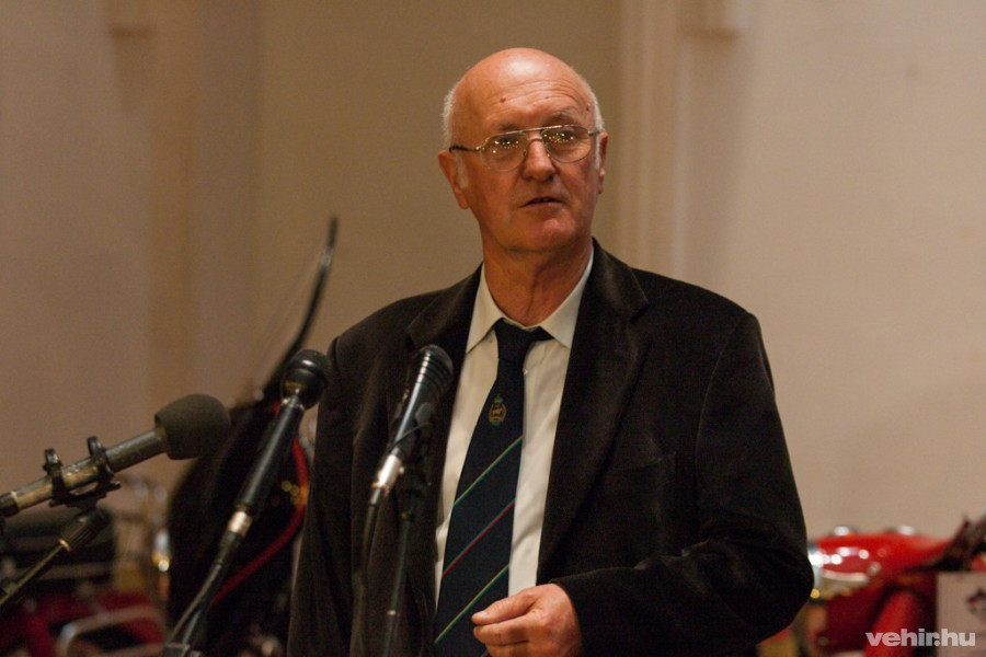 Sárvári Zoltán