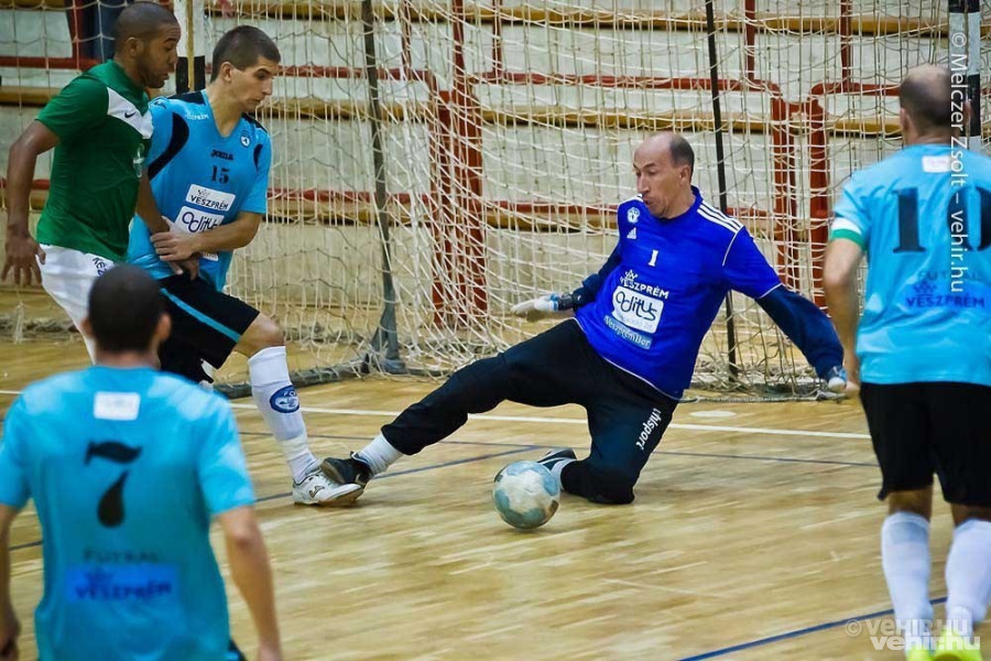 Kasza hárít lábbal