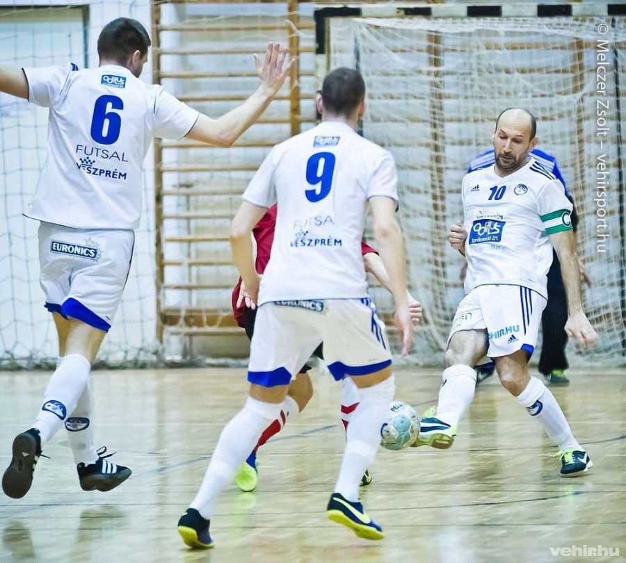 Az elődöntő harmadik felvonása következik