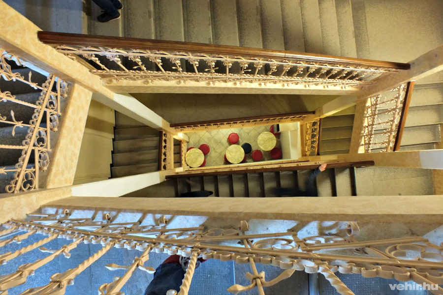 A fő lépcsőház az 1904-es bővítéskor épült