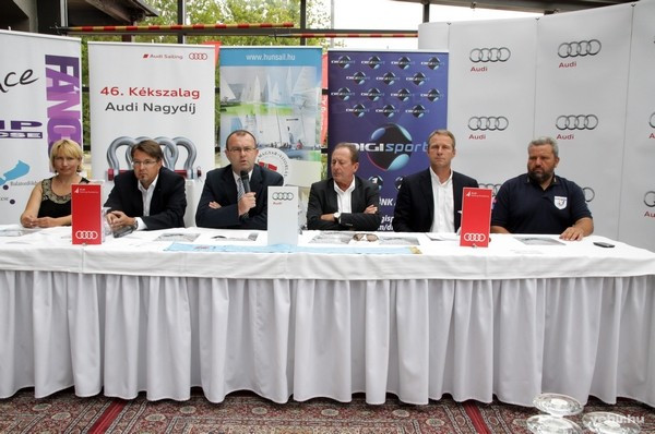 Németh Ágnes, a VinCE Magazin főszerkesztője, Mátrabérci Sándor, az Audi márkaigazgatója, Bóka István polgármester, Kollár Lajos, a Magyar Vitorlás Szövetség elnöke, Holczhauser András, a Magyar Vitorlás Szövetség főtitkára, és Bagyó Sándor, a Vízimentők Magyarországi Szakszolgálatának elnöke (b-j) a 46. Kékszalag Audi Nagydíj vitorlásverseny balatonfüredi sajtótájékoztatóján 2014. június 30-án. MTI Fotó: Nagy Lajos