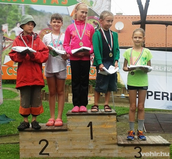 Barát Bendek a dobogó második fokán - fotó: Németh Zsoltné