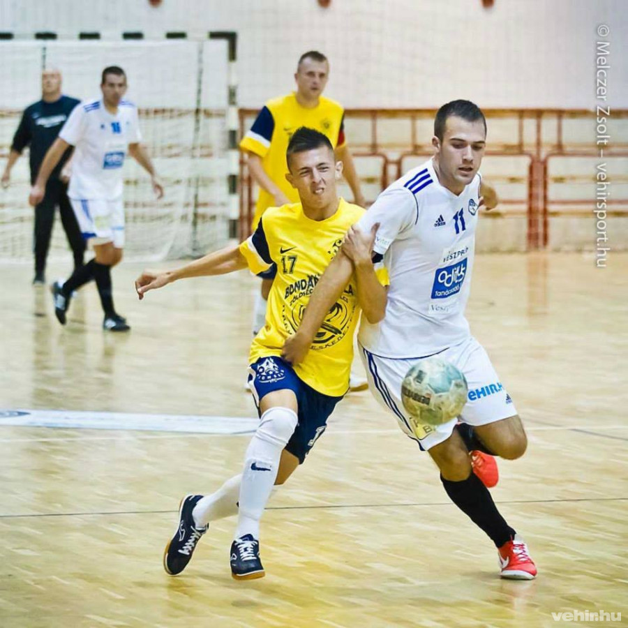 Gulyás a 11-es számú mezben