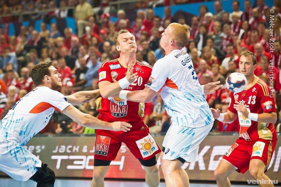 Zeitz hátizomhúzódást szenvedett