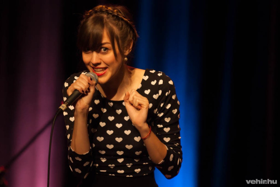 Kovácsovics Fruzsina a veszprémi fellépése alkalmával