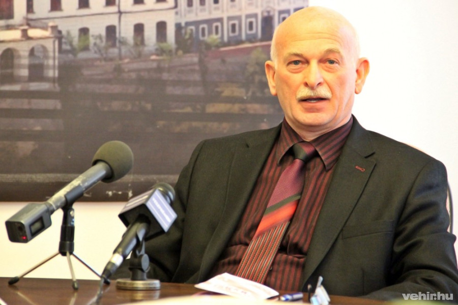 Dobos László