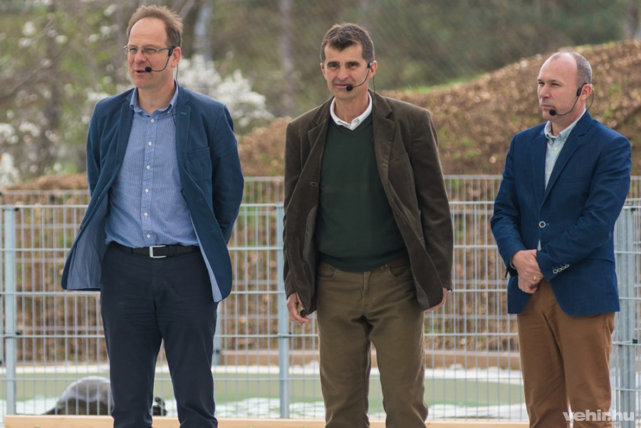 dr. Navracsics Tibor, Török László igazgató és Porga Gyula