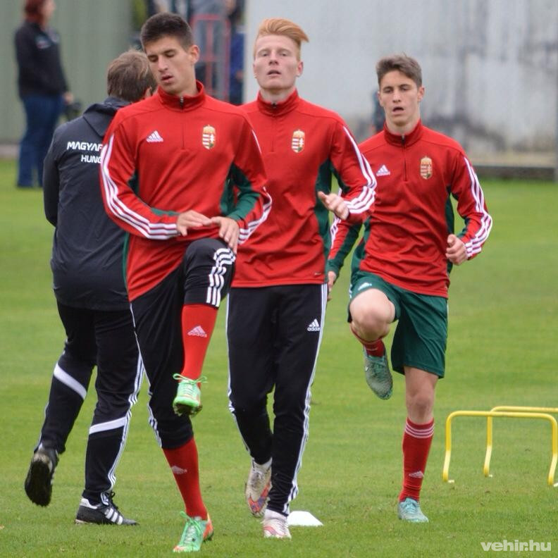 Osváth Attila (a képen elöl)