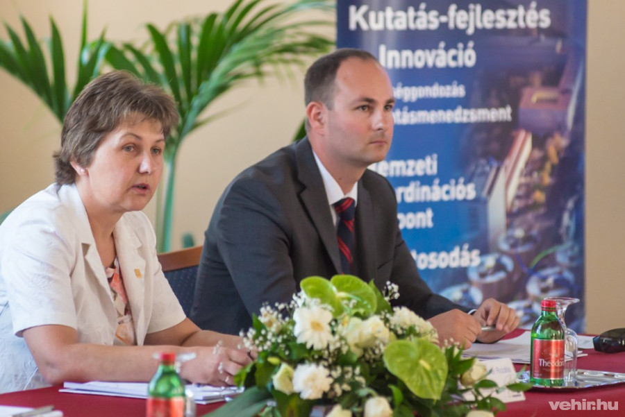 Piglerné dr. Lakner Rozália és Csillag Zsolt