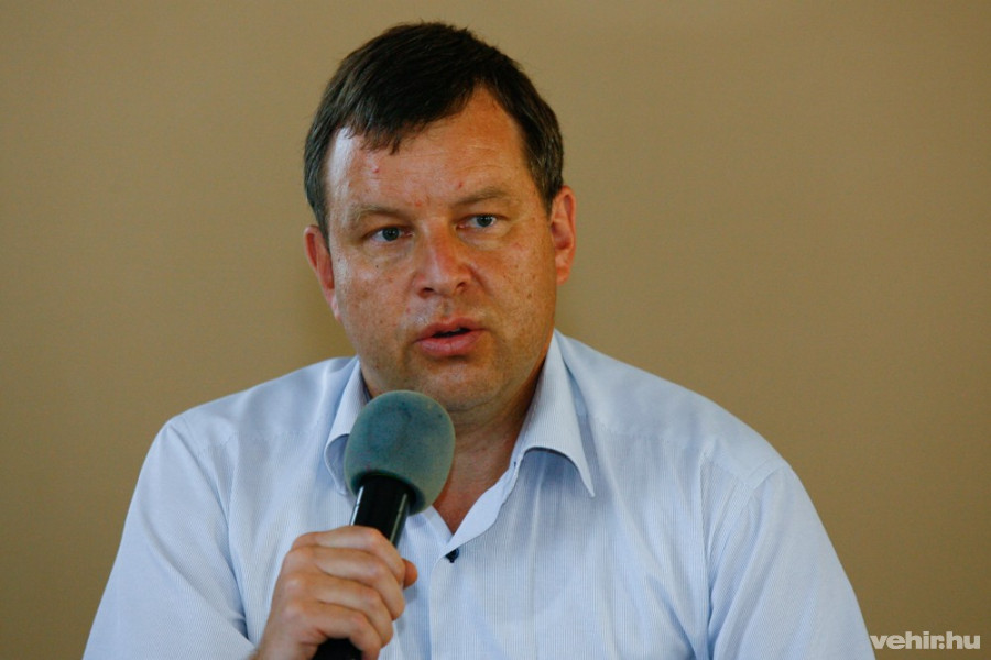 dr. Gelencsér András