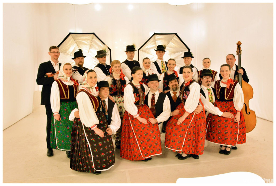 Cirkalom Táncegyüttes