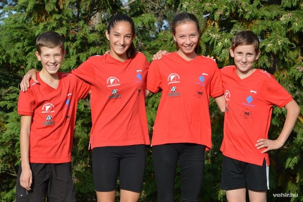 A VHSE ötödikként végzett csapata V14 kategóriában: Bálint Benedek , Mérő Dominika, Lantai Boróka, Angyal Dániel