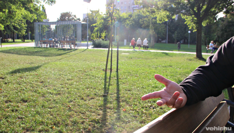 a kálvin parkban beszélgettünk