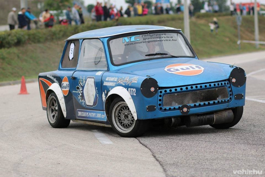 Kandikó Ákos Trabantjával