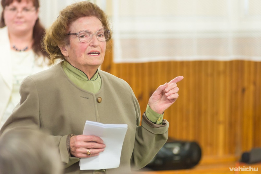 Lukácsi Márti néni