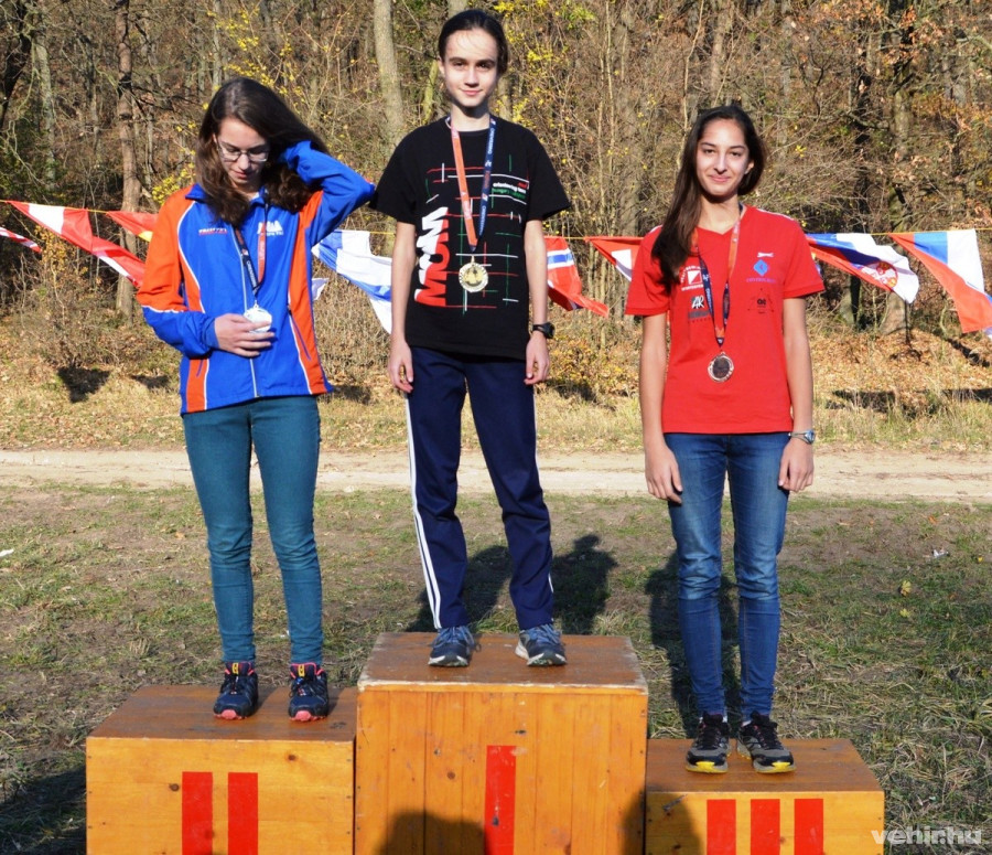 Mérő Dominika a dobogó 3. fokán - Fotó: Bálint Bence