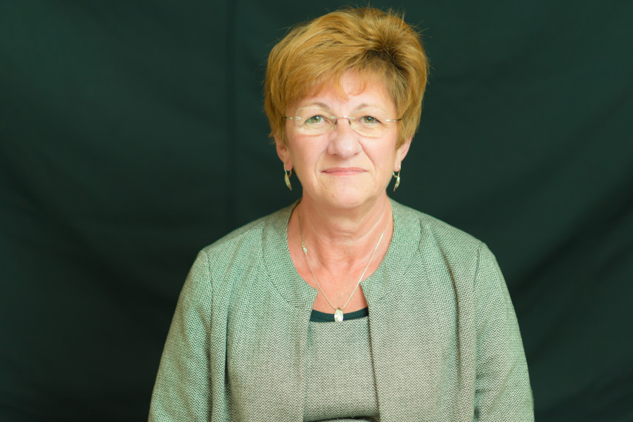 dr. Szabó Éva