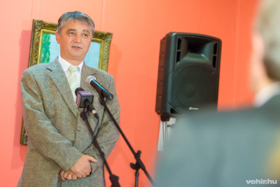 dr. Ábrahám Levente