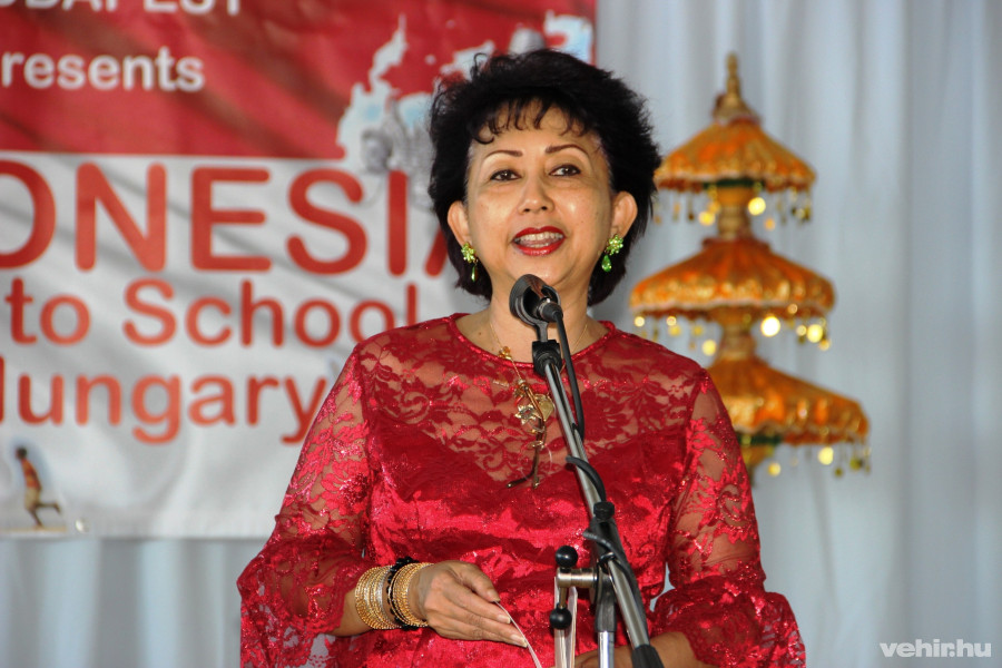 Wening Esthyprobo Fatandari  indonéz nagykövet