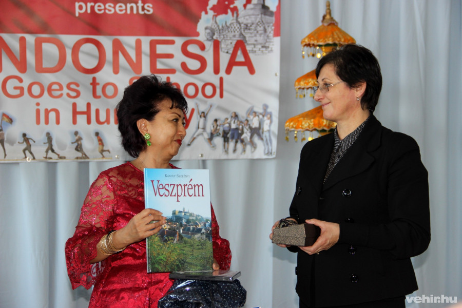 Wening Esthyprobo Fatandari és Brányi Mária