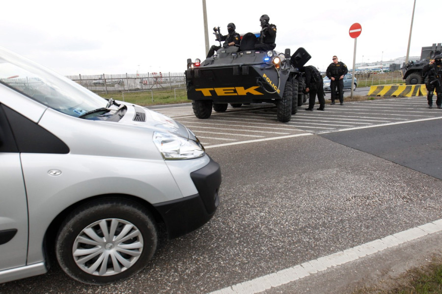 TEK jelenlét Ferihegyen (MTI fotó)