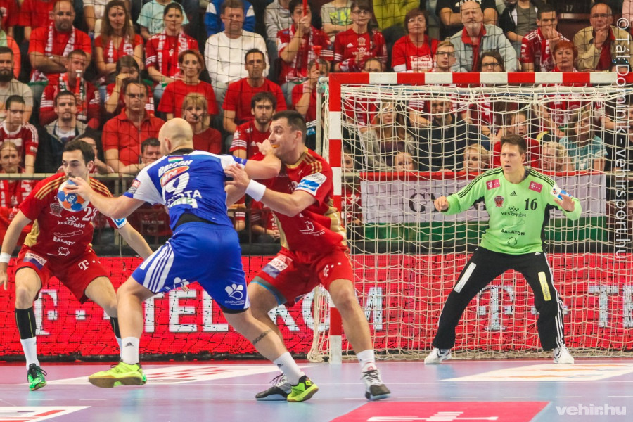 Hibátlanok csatája Szegeden