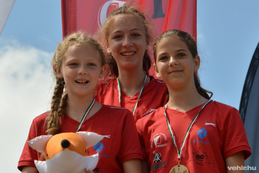 Papp Viktória, Lantai Lili és Lantai Anna Boróka - Fotó: Mérő Dominika