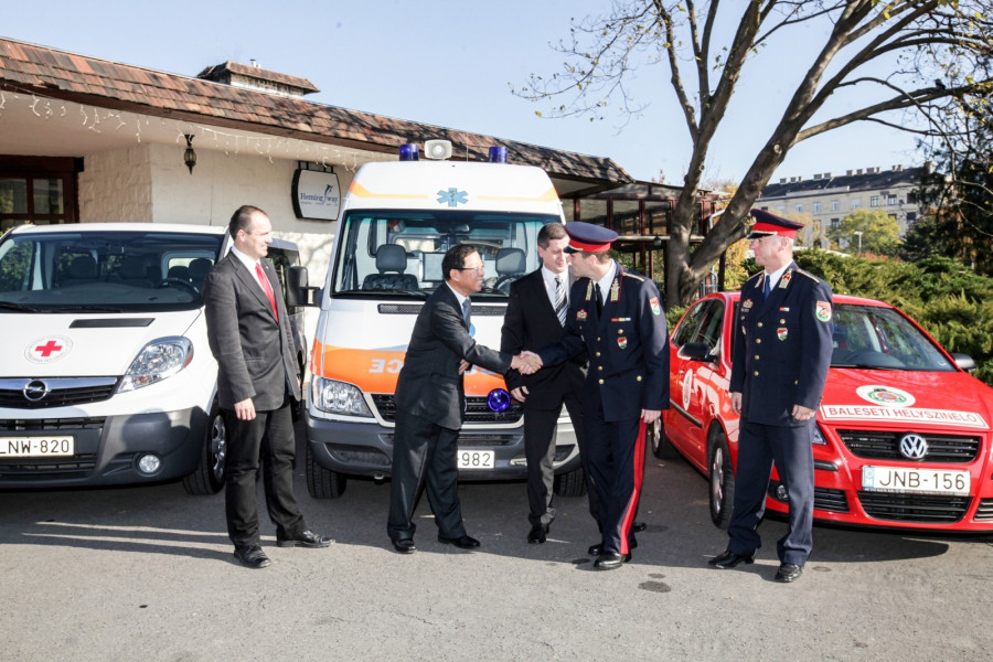 A cég rendszeresen támogatja az Országos Mentőszolgálatot is