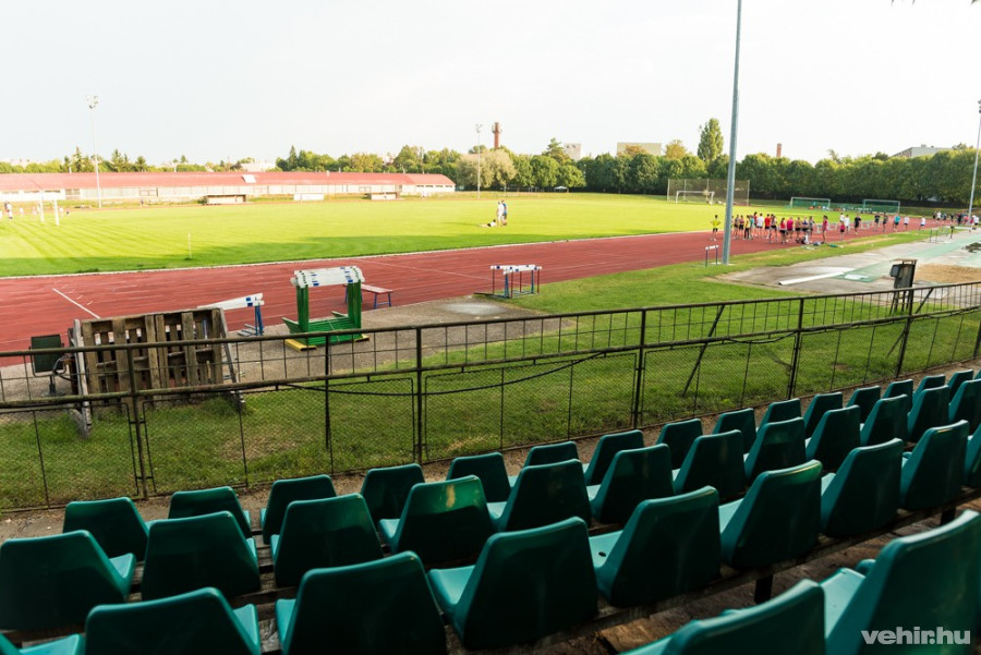 A VLS Veszprém a stadionban fogadhatja a Sárvárt az NB III nyitányán (archív fotó)